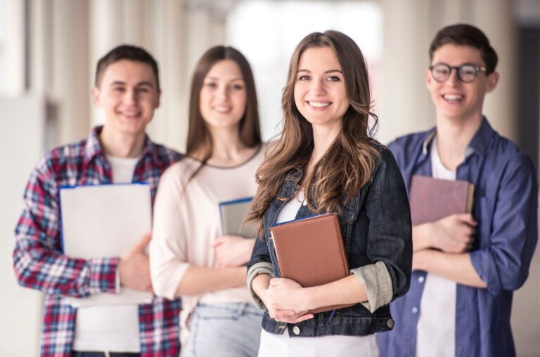 french-students-at-a-university-lecture
